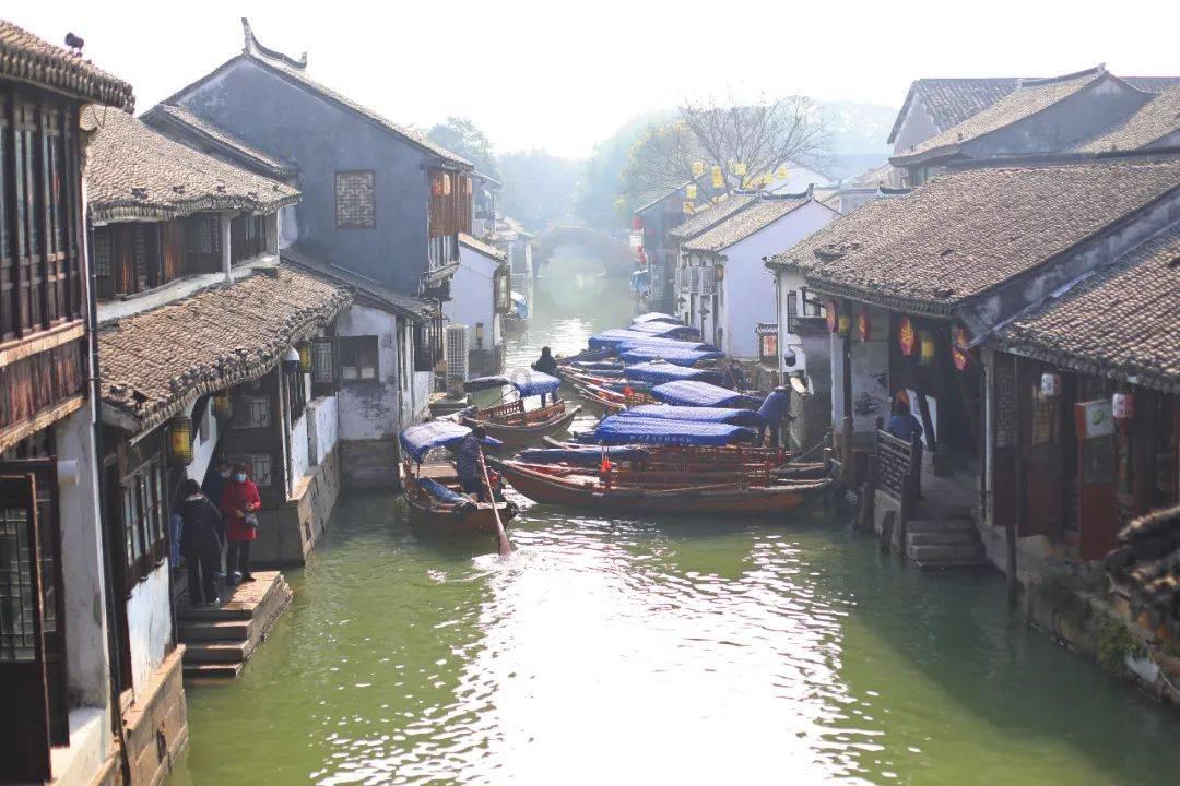逃离沙漠建筑
